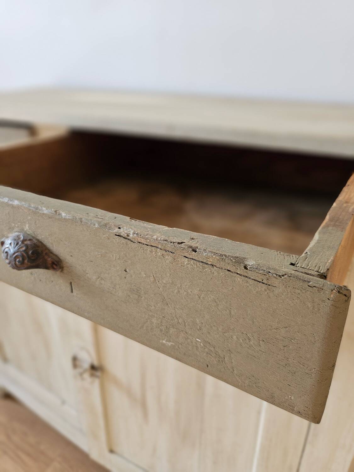 Grand Parisian peasant buffet