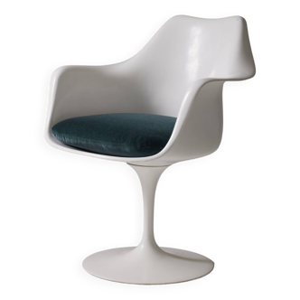 White Tulip armchair Eero Saarinen