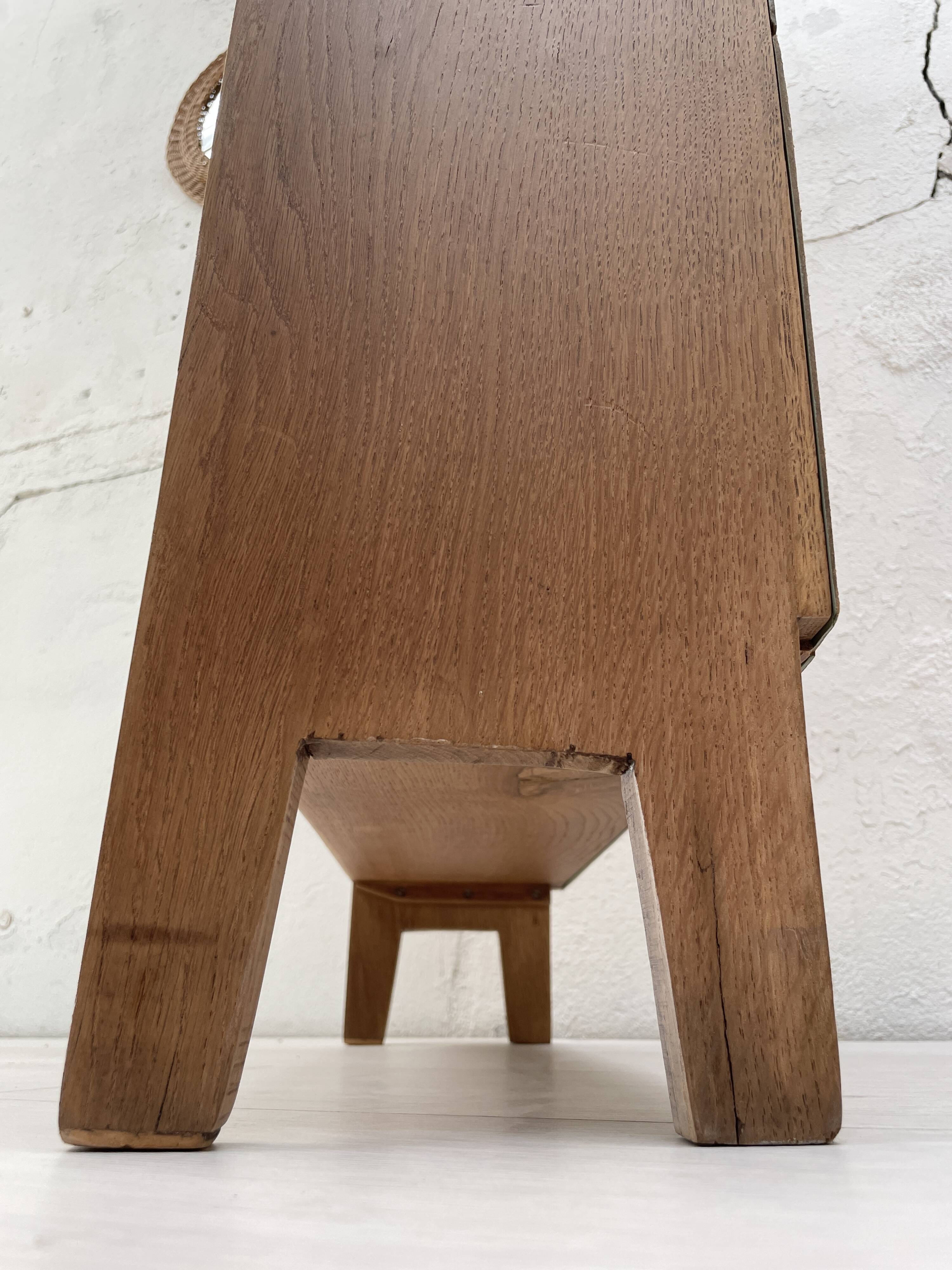 Vintage bookcase in solid oak.