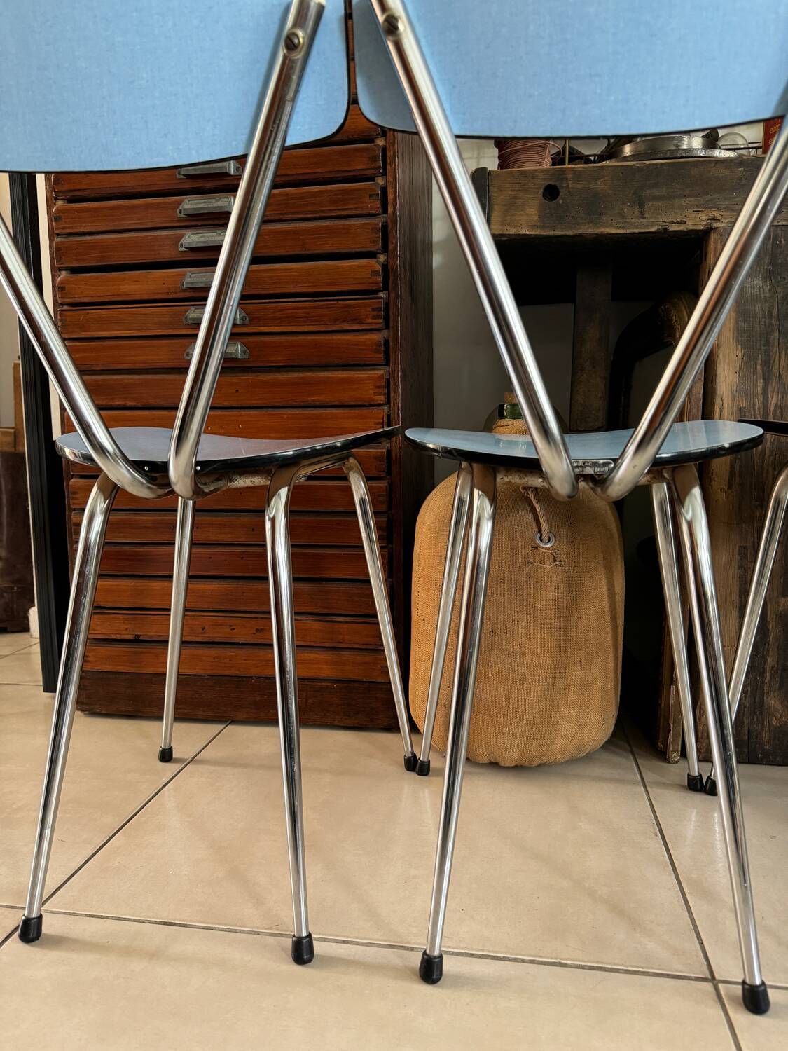 Set of 4 blue Formica chairs