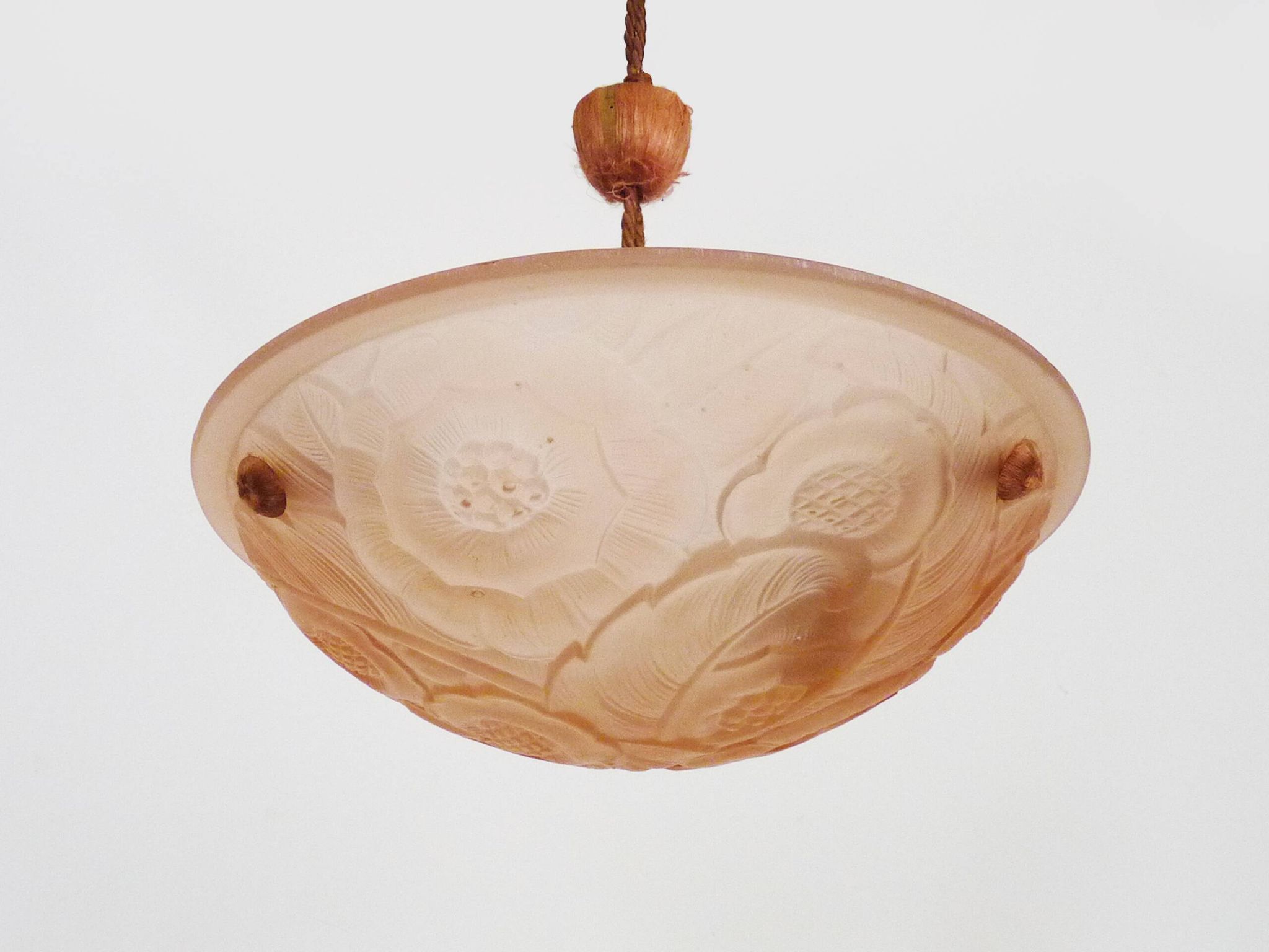 Antique chandelier, Art Deco floral basin pendant light 1 light, in pink glass paste. 1930s