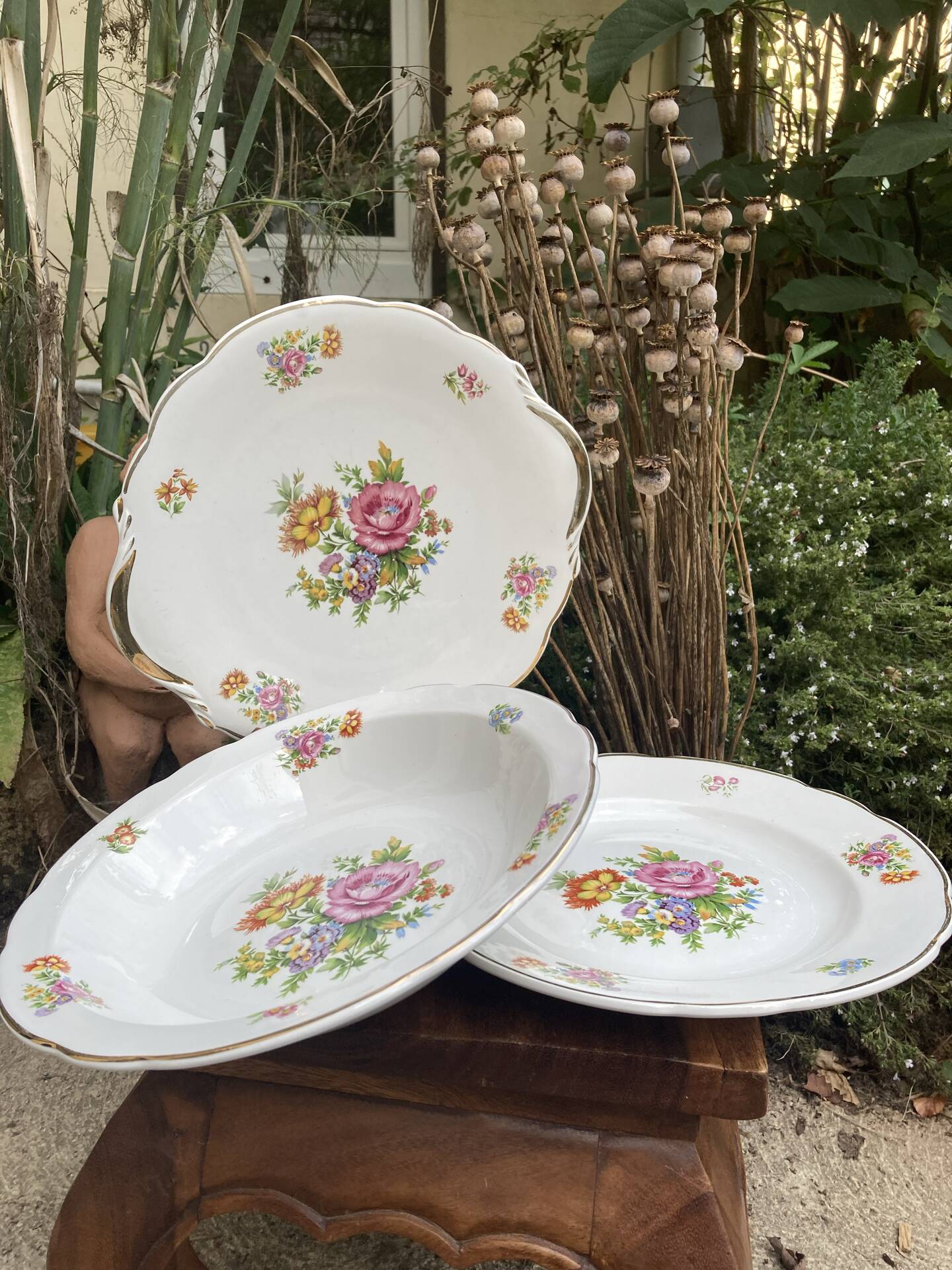 Plats de service ronds Digoin Sarreguemines charme d’antan
