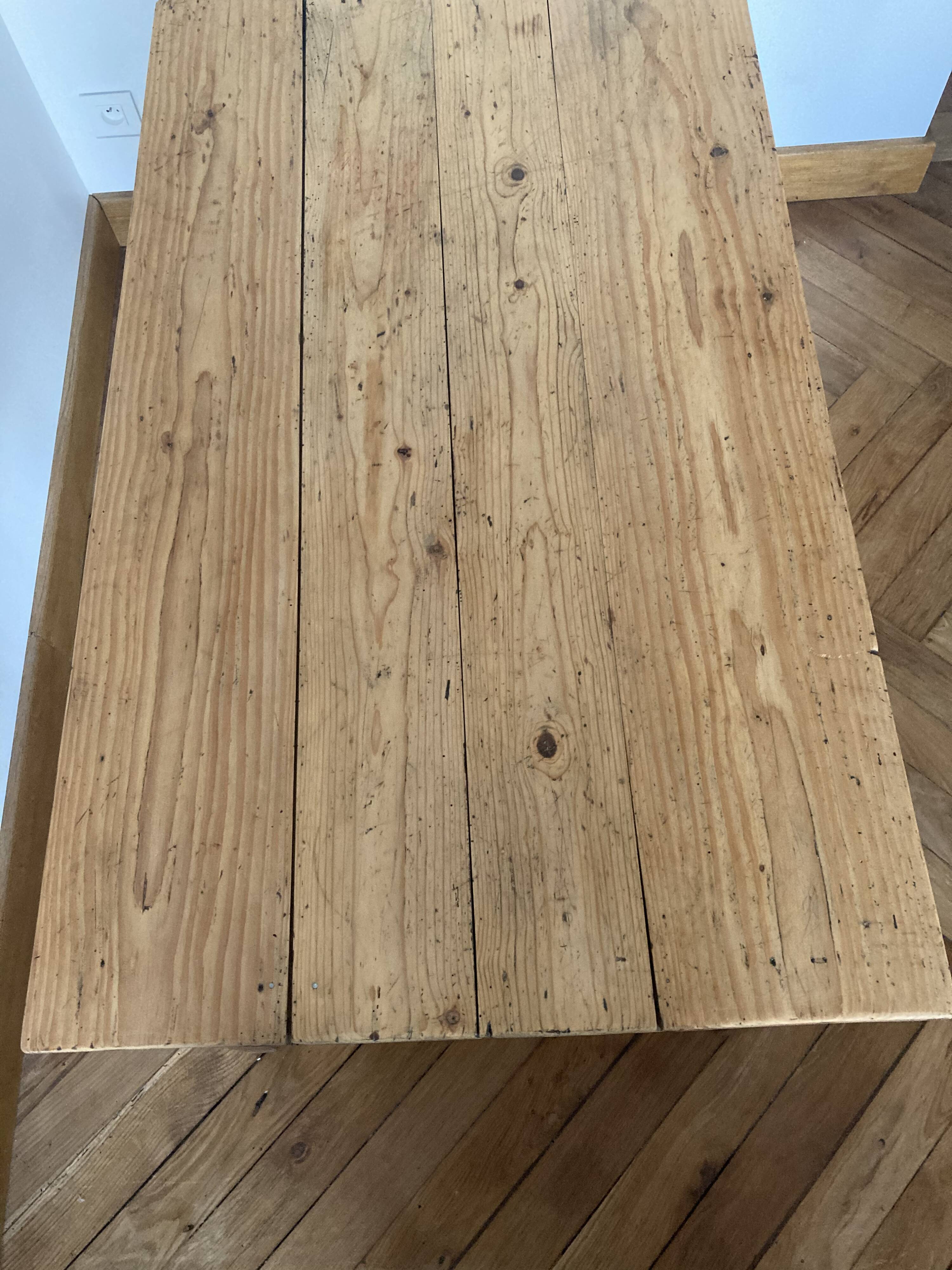 Farm table