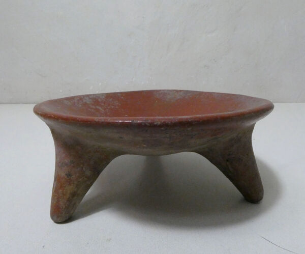 Ancien bol tripode en terre cuite art précolombien
