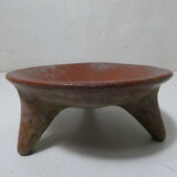 Ancient tripod bowl in terracotta pre-columbian art
