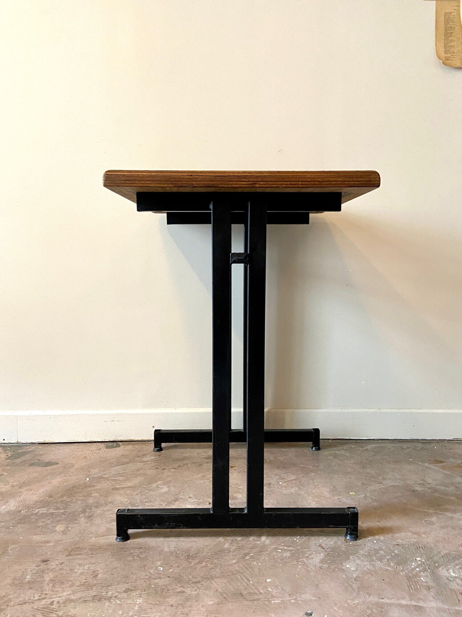 Bistro table in dark wood and black metal 55 x 50 cm