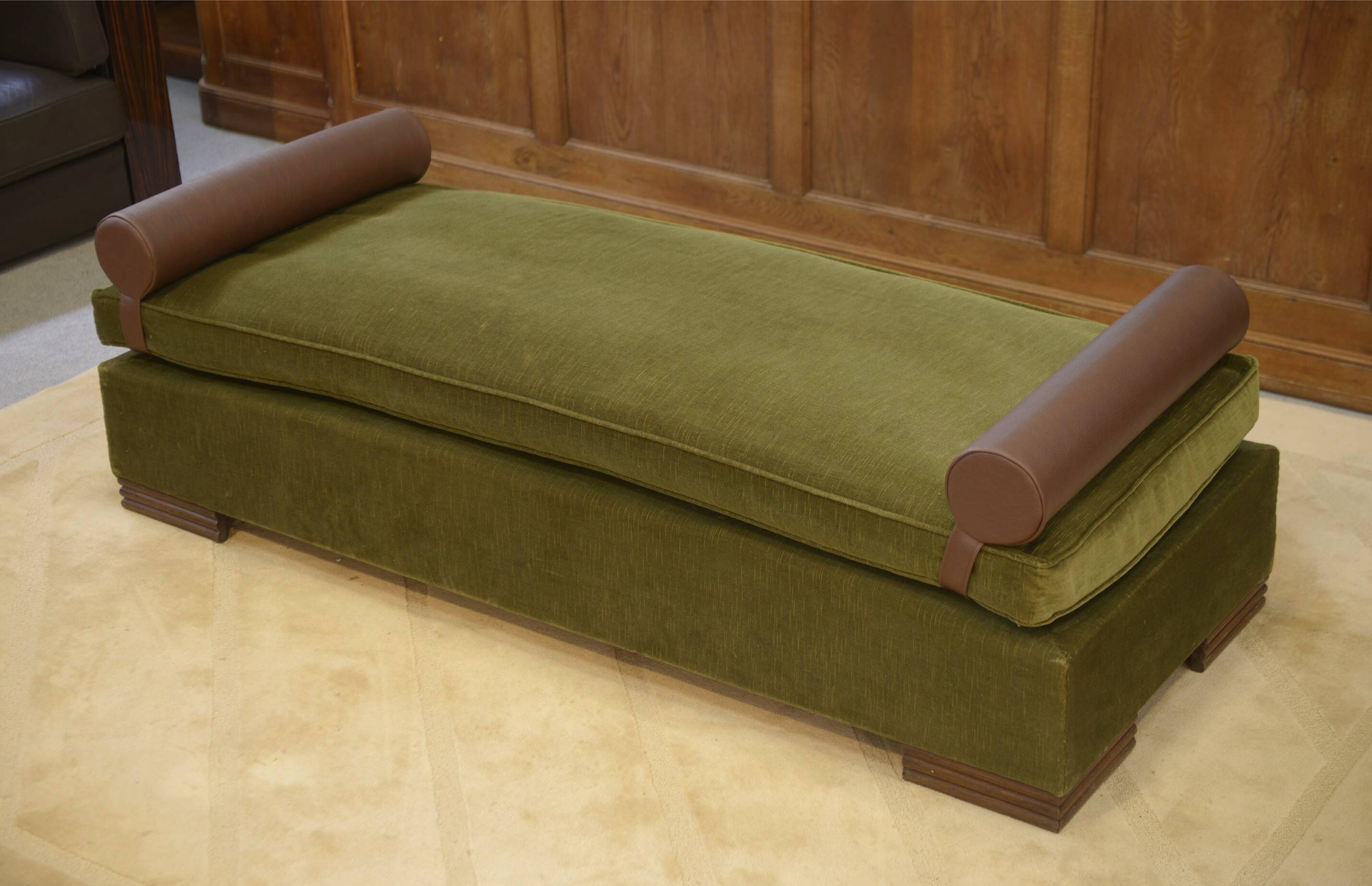 Canapé, daybed dans le goût d’Eugène Printz 1940