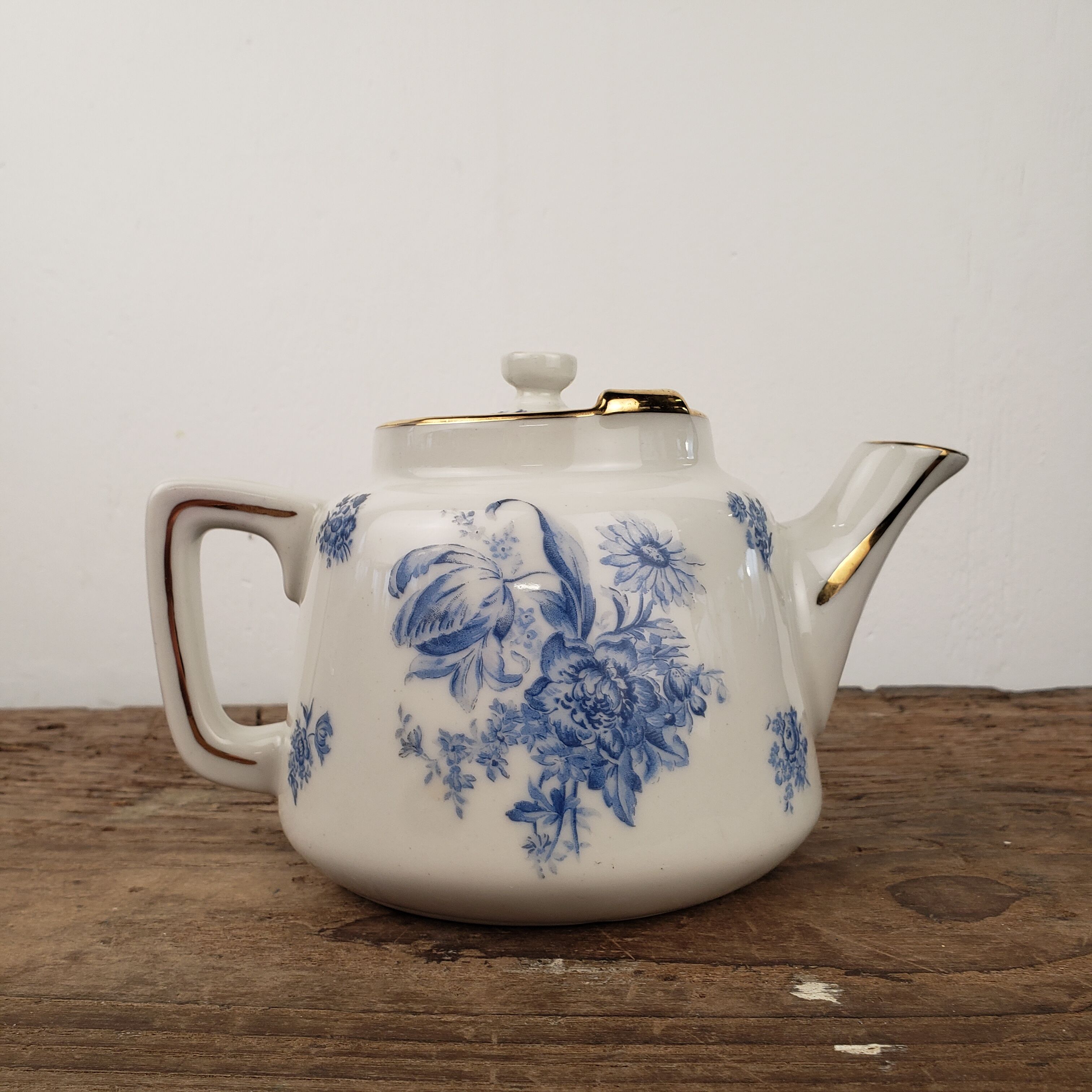 Teapot - Limoges porcelain, Frugier aluminite