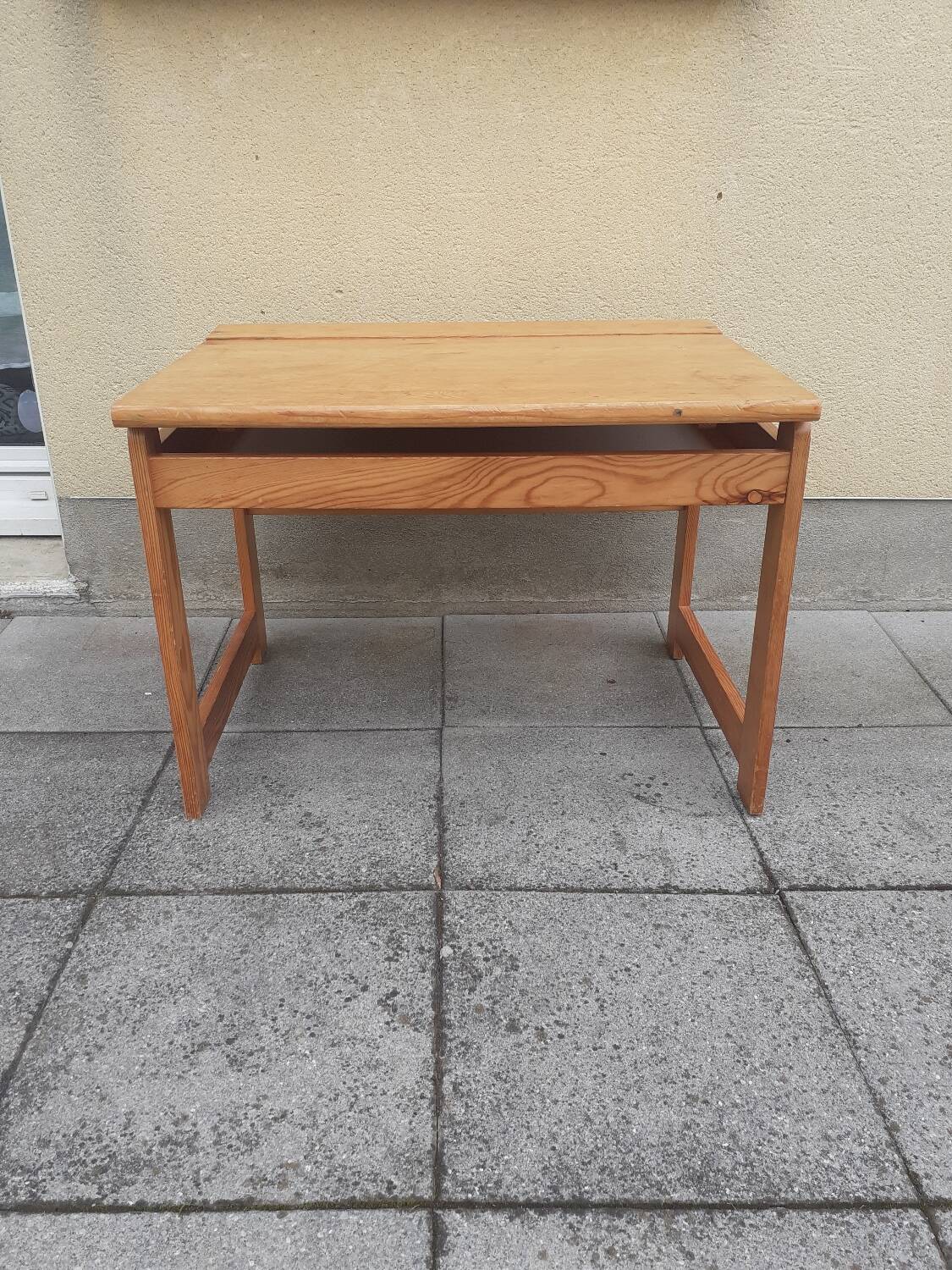 Pine children's desk