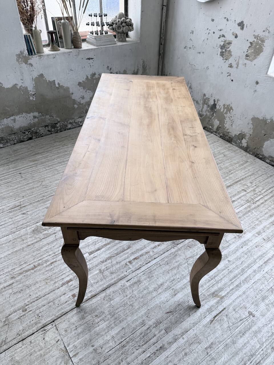 Farm table cherry wood with curved legs, 19th century.