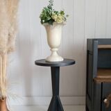 Pedestal table