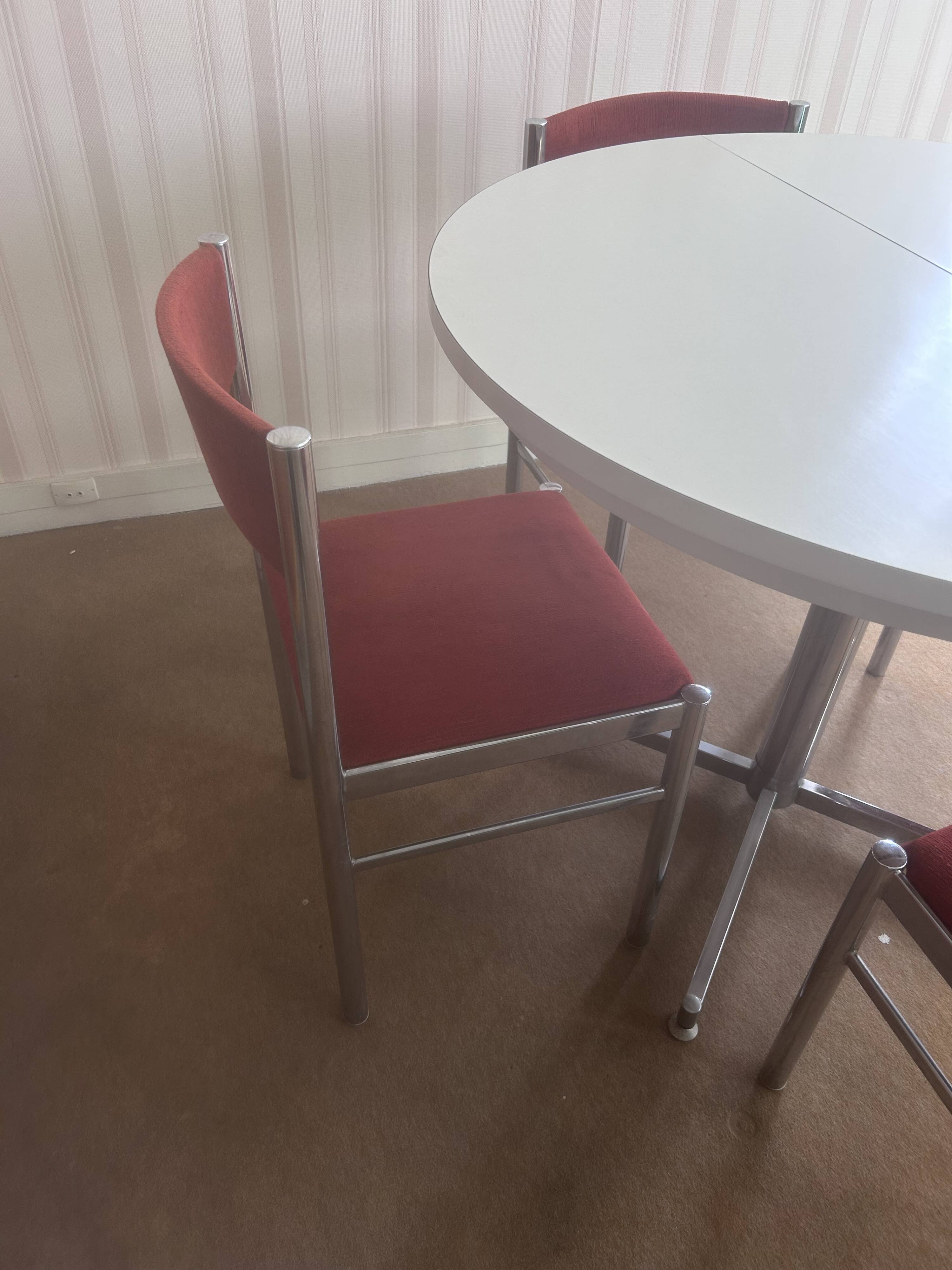 Vintage 1970s table and 4 chairs set.