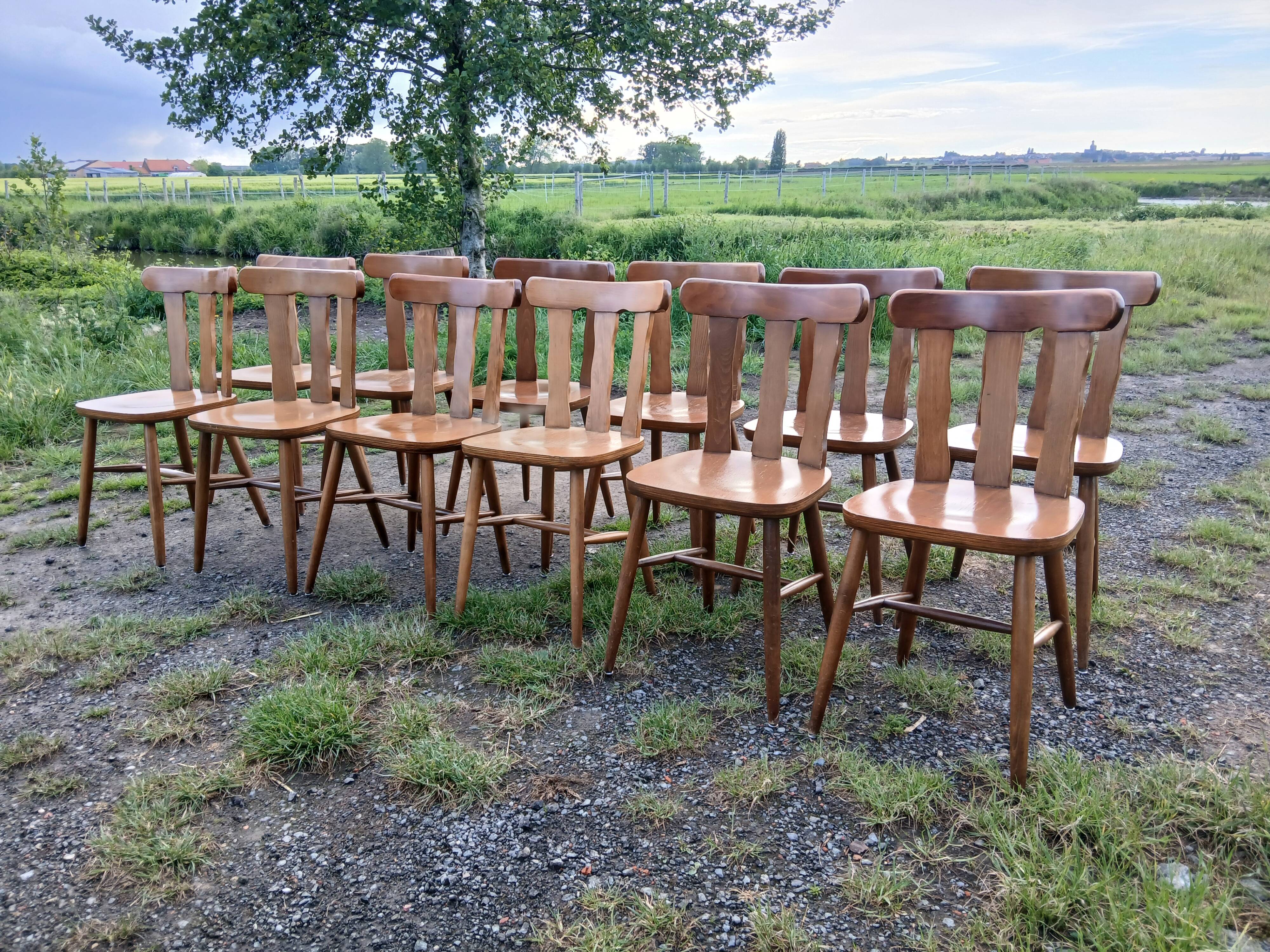 Chaises de bistrot