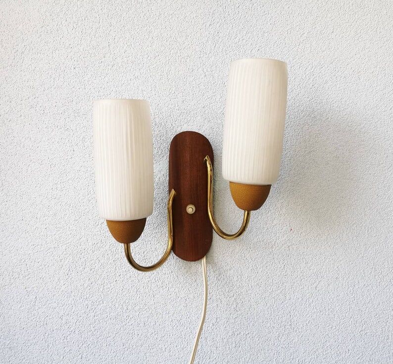 Teak wall lamp for the 70s