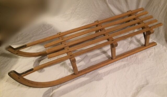 Vintage wooden sledge for 1 to 2 people