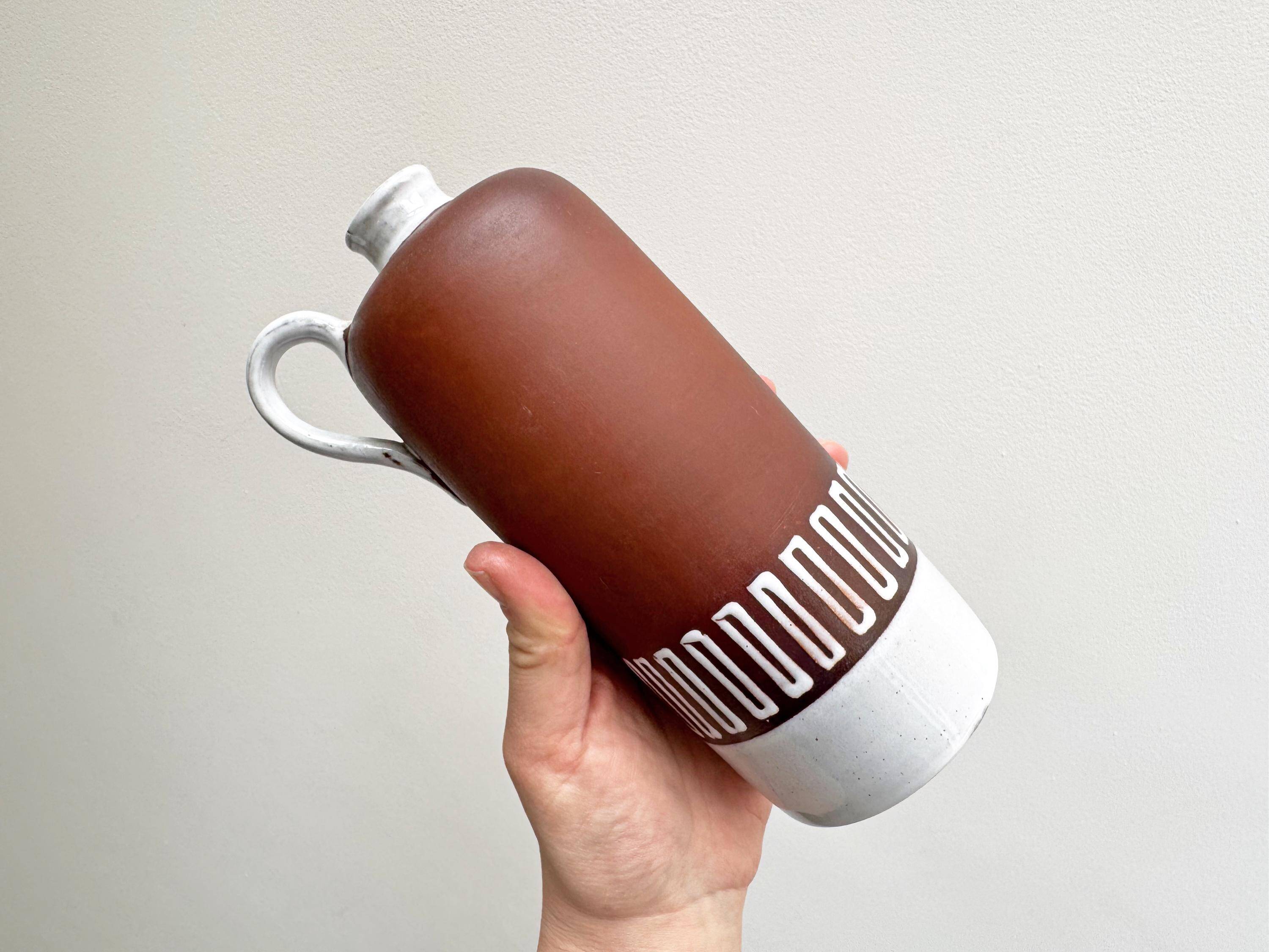 Vase en céramique en terre cuite du milieu du siècle