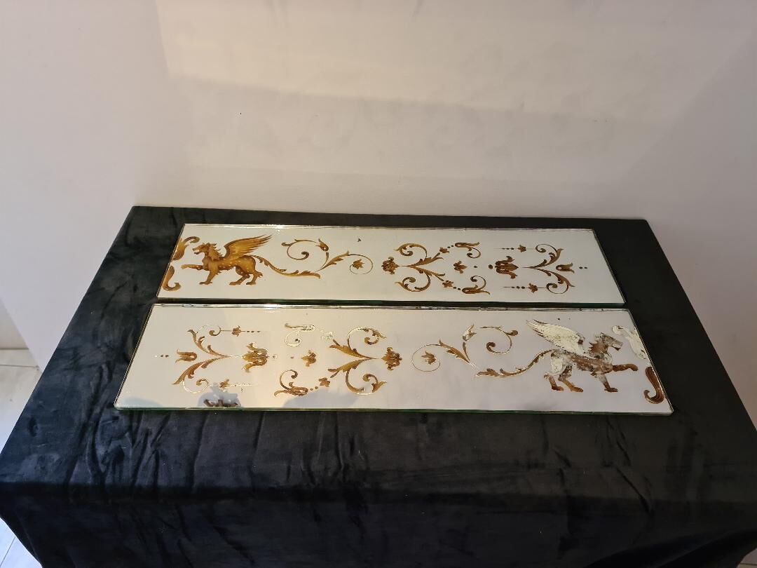 Pair of decorative panels in mirrors equalized