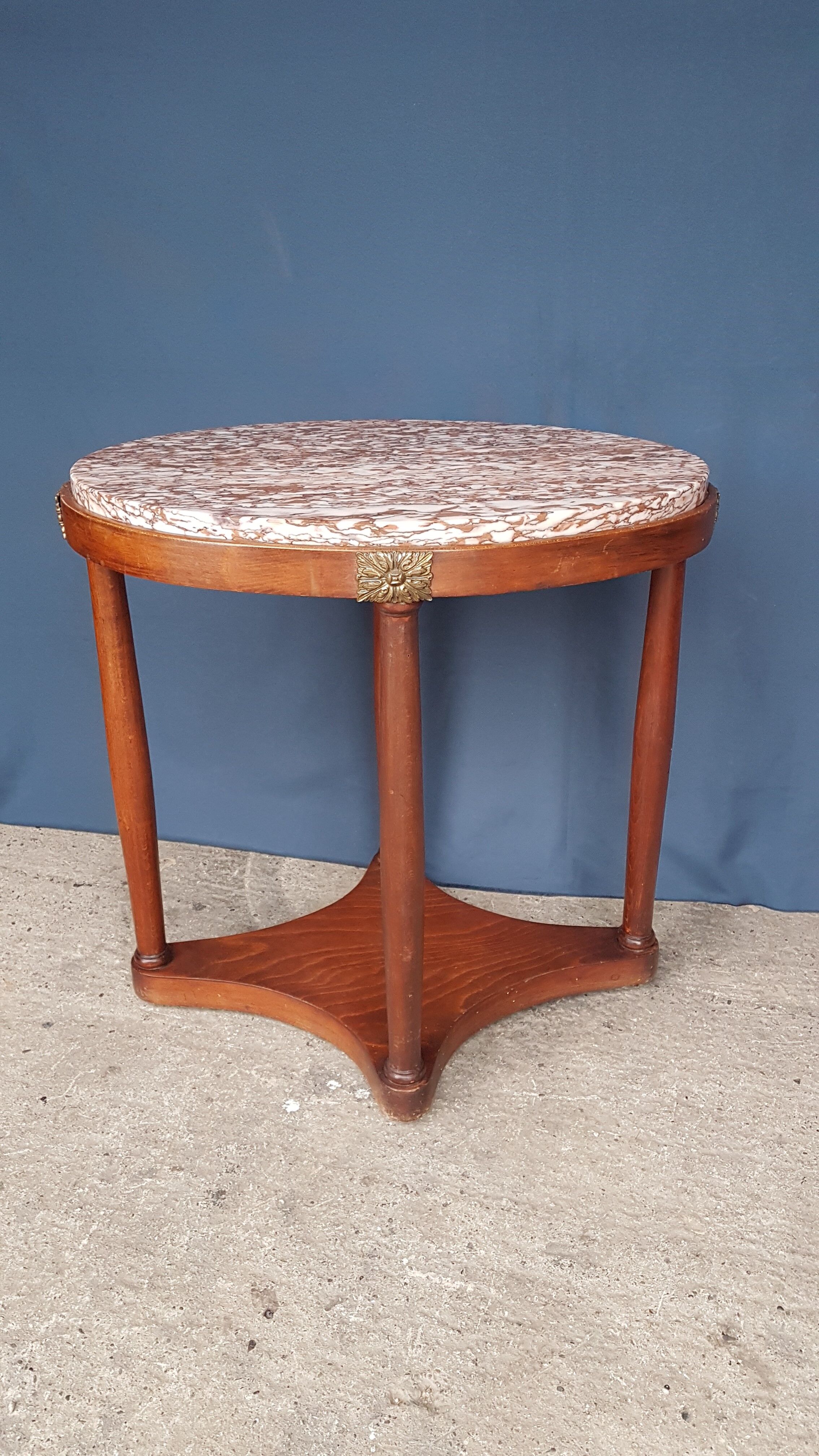 Geridon Jacob - Josef Kohn on pink marble