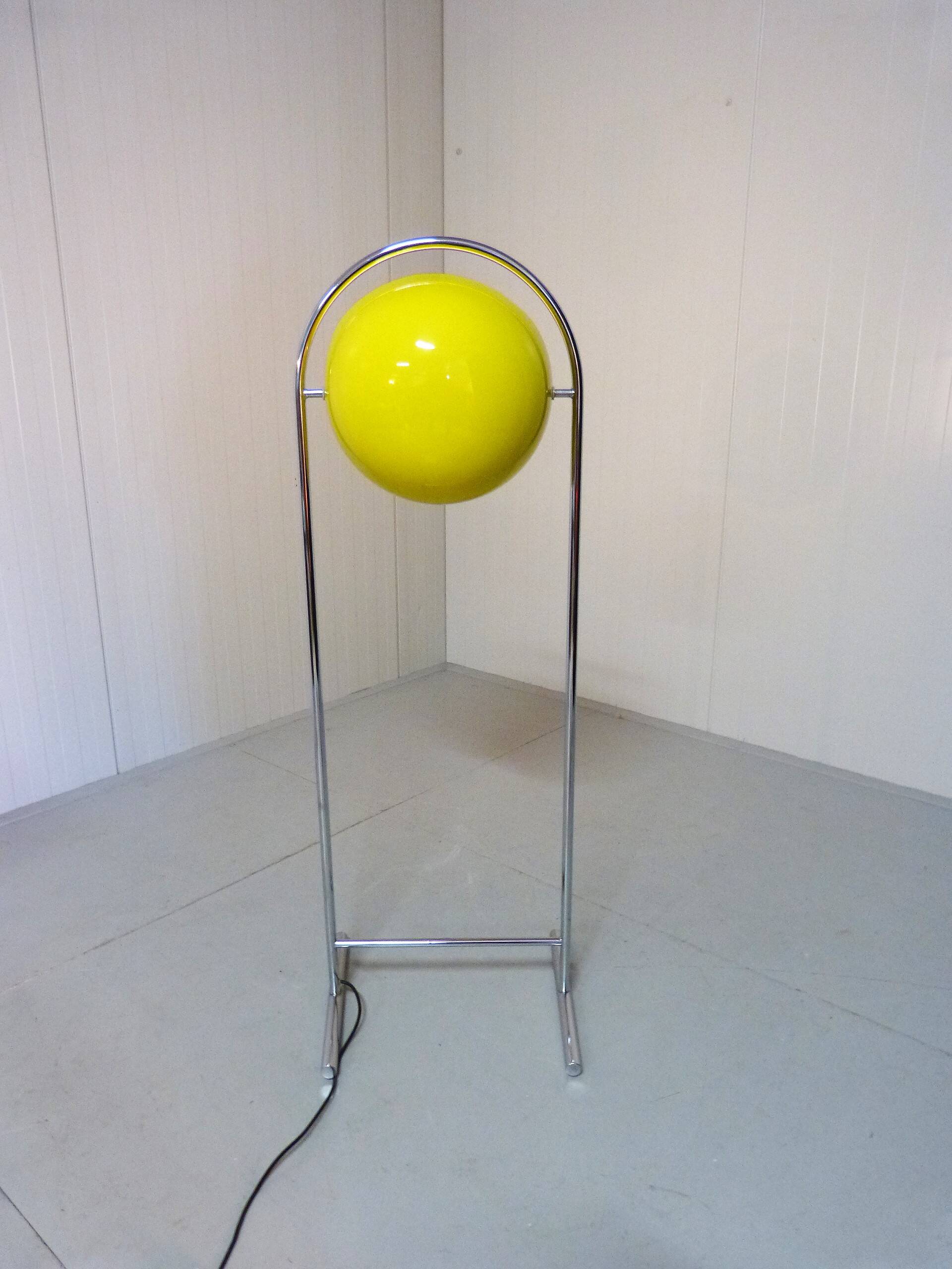 Cosack yellow flowerpot floor lamp 1960-70’s