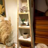 Asymmetrical shelf