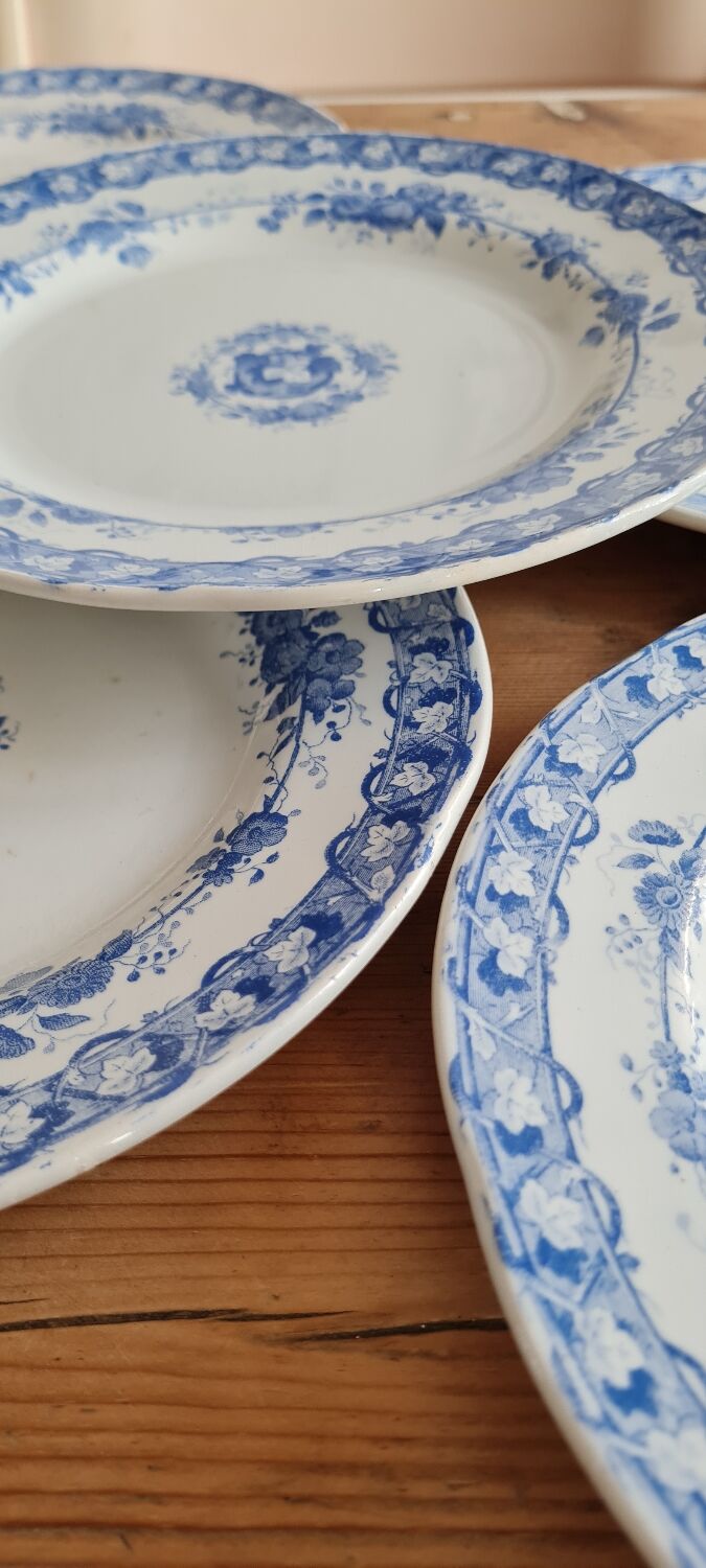 Set of 5 iron clay plates