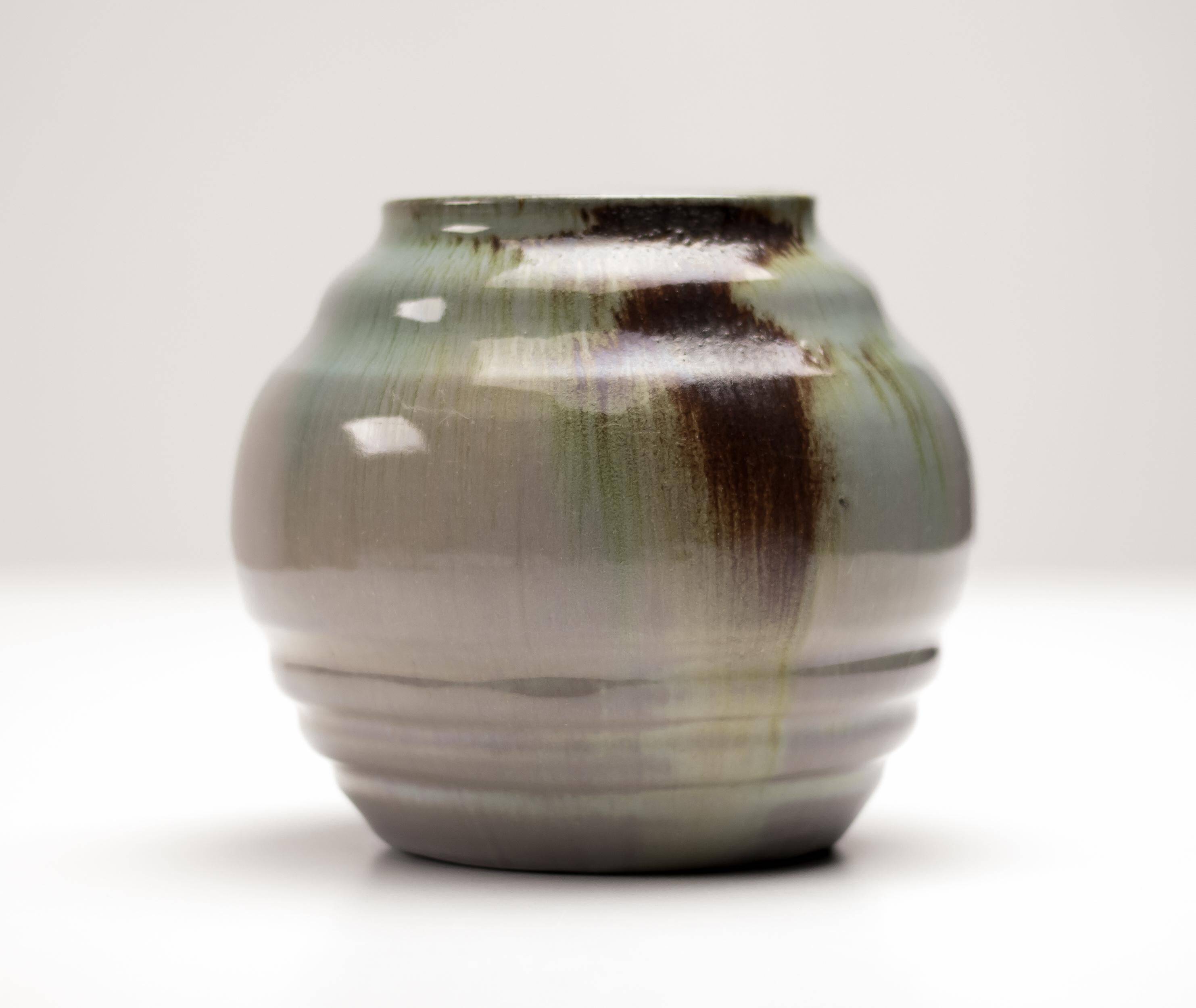 Rare ceramic vase by A.I.C. Brouwer, Netherlands, early 20th century.
