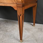 Commode Sauteuse en Marqueterie, Style Louis XVI – 1re partie XXe
