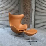 Restored Arne Jacobsen Egg armchair and ottoman for Fritz Hansen, 1960s