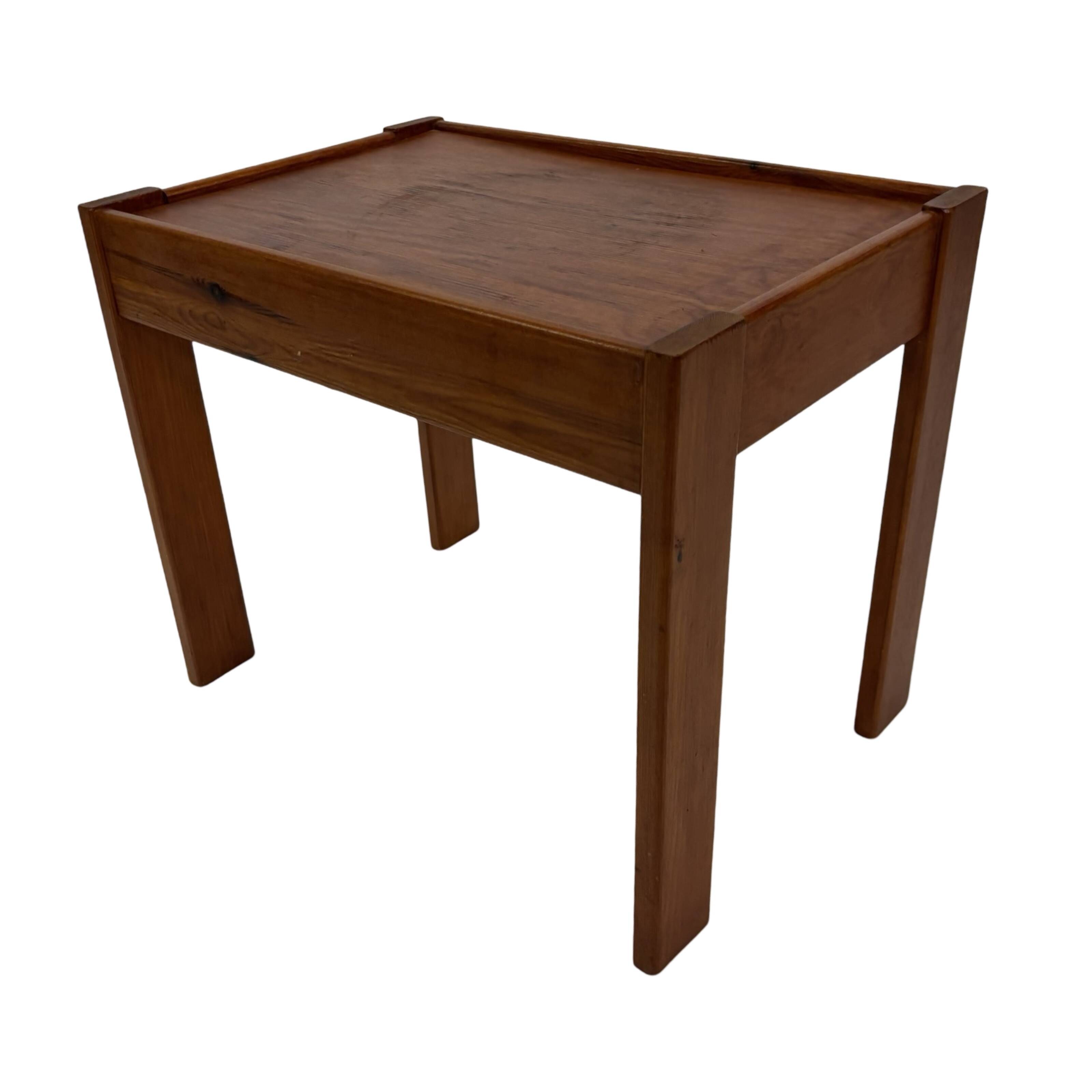 Vintage set of 3 side tables nesting pine wood 60s