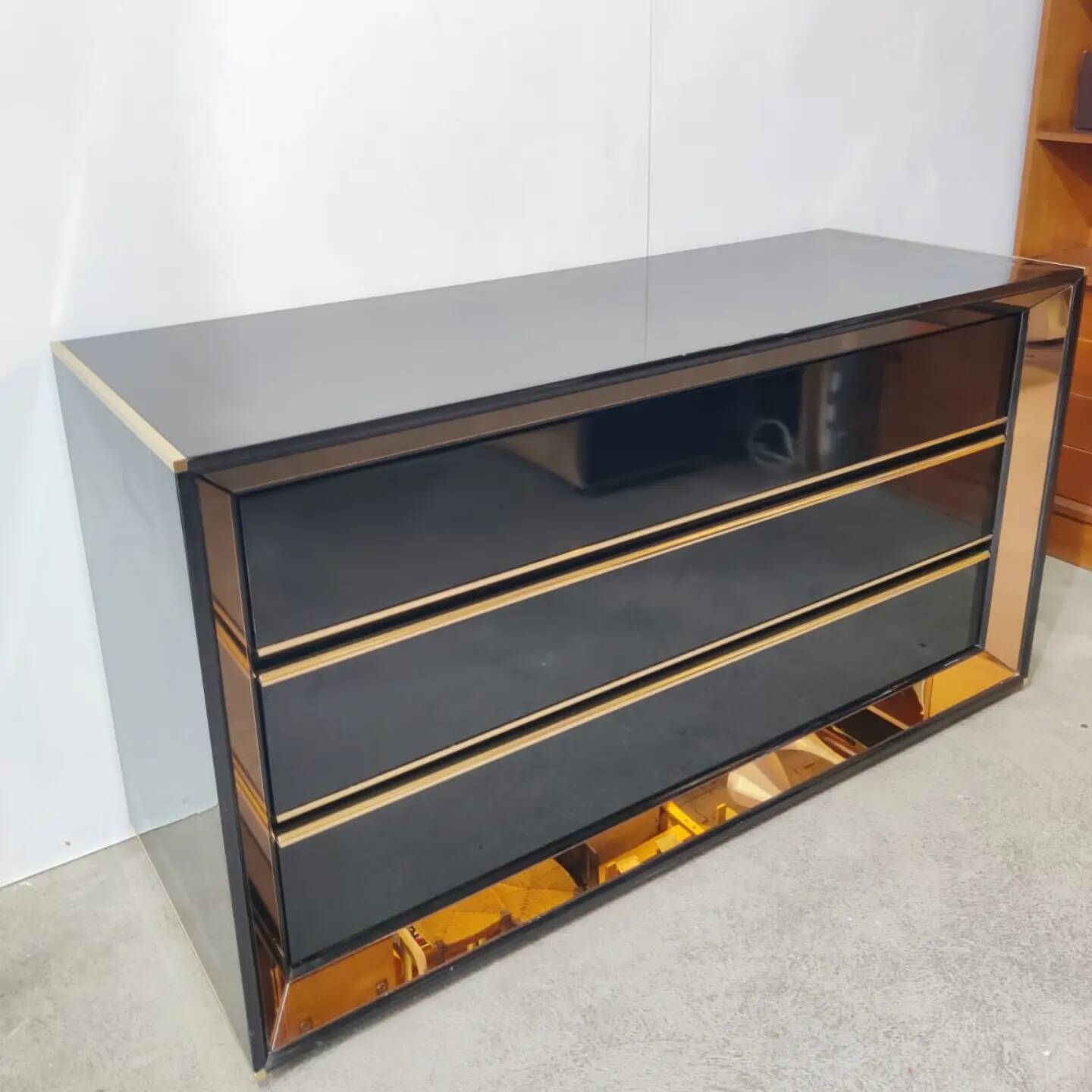 Italian sideboard / chest of drawers, 1970/1980