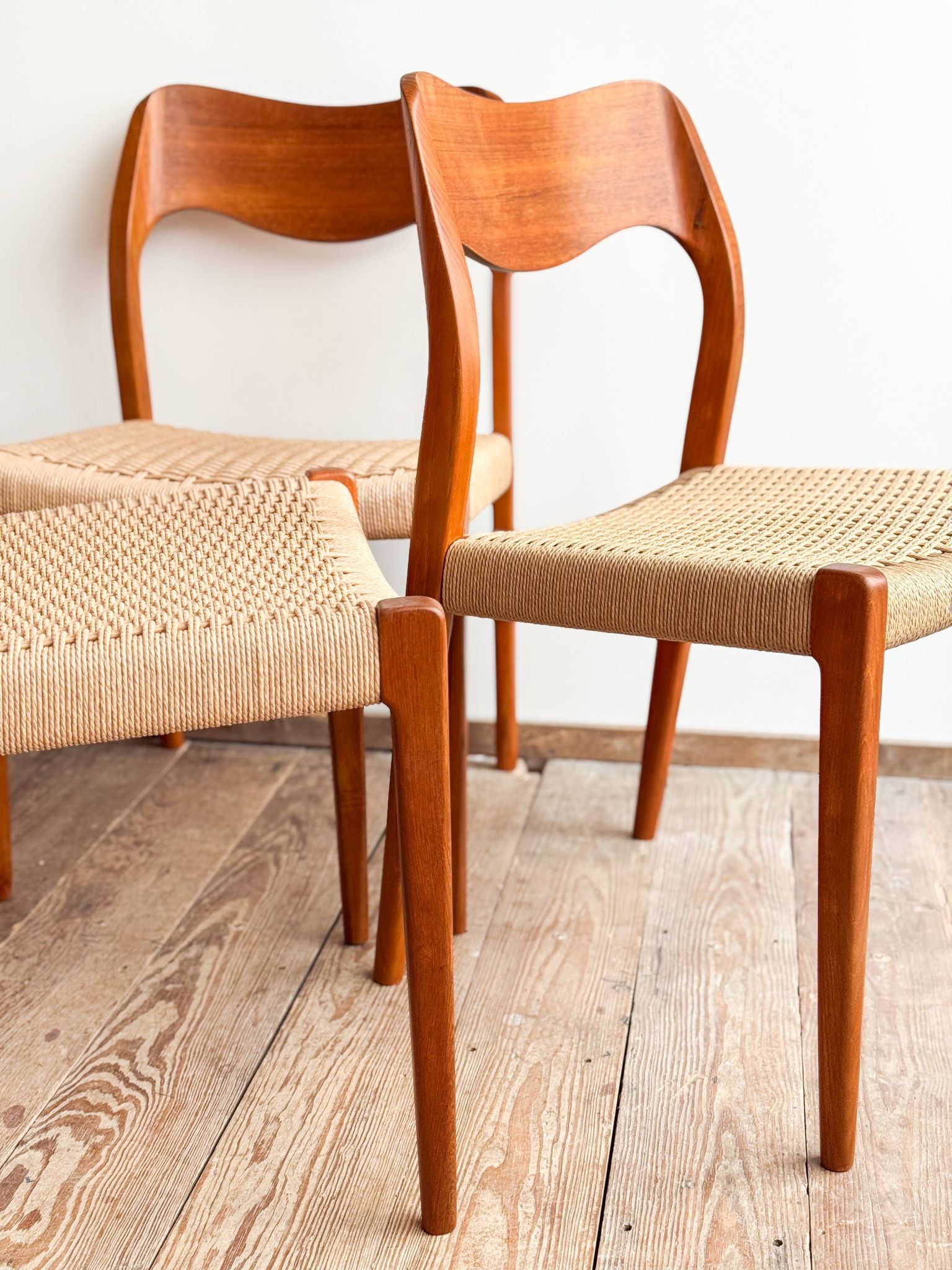 Lot de 8 chaises de salle à manger modèle 71 en teck par Niels O. Møller