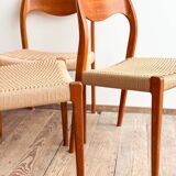 Lot de 8 chaises de salle à manger modèle 71 en teck par Niels O. Møller