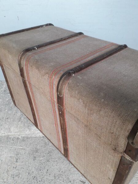 Travel malle in wood and canvas