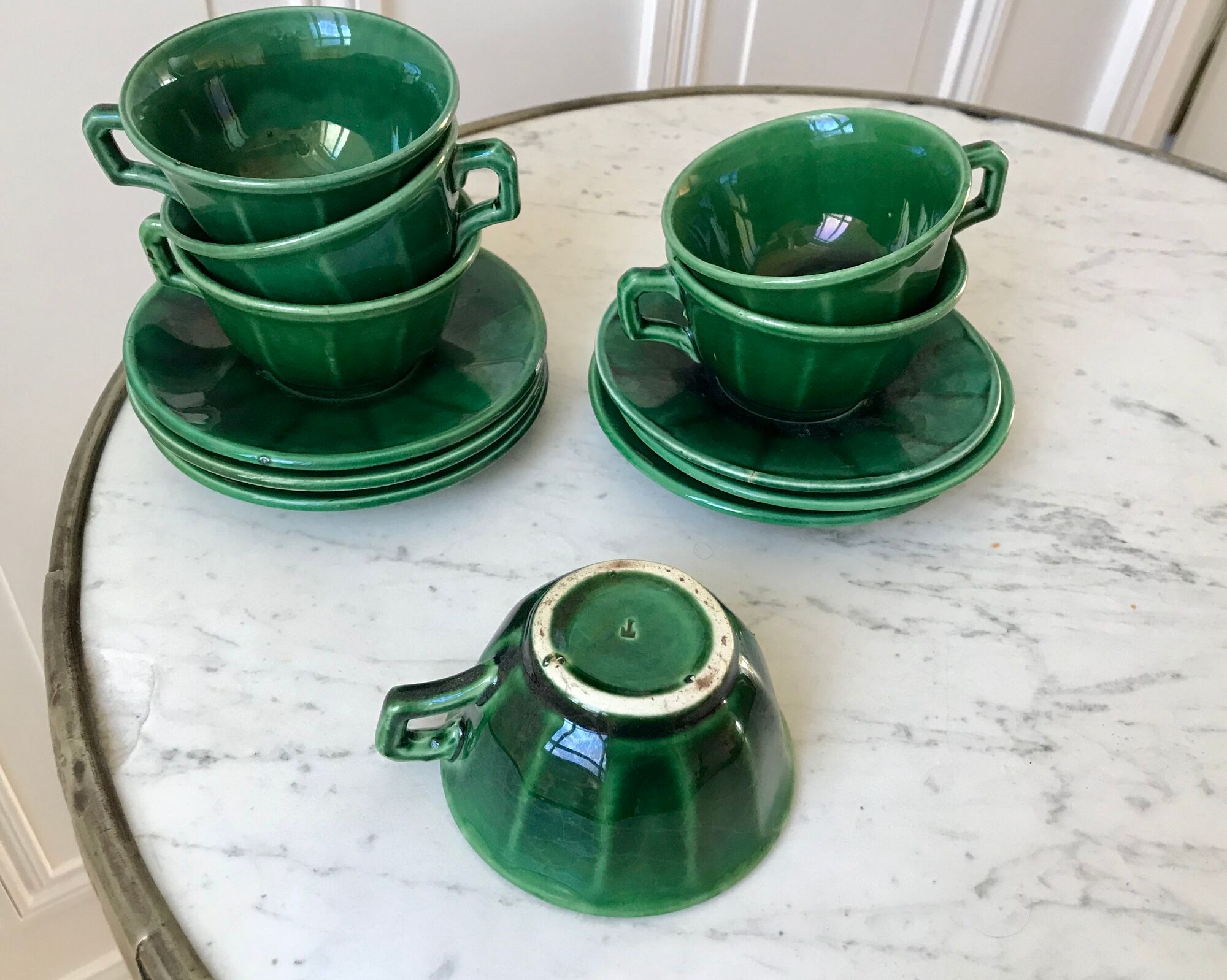 set of 6 cups and sub-cups in green slurry Lunéville 60s