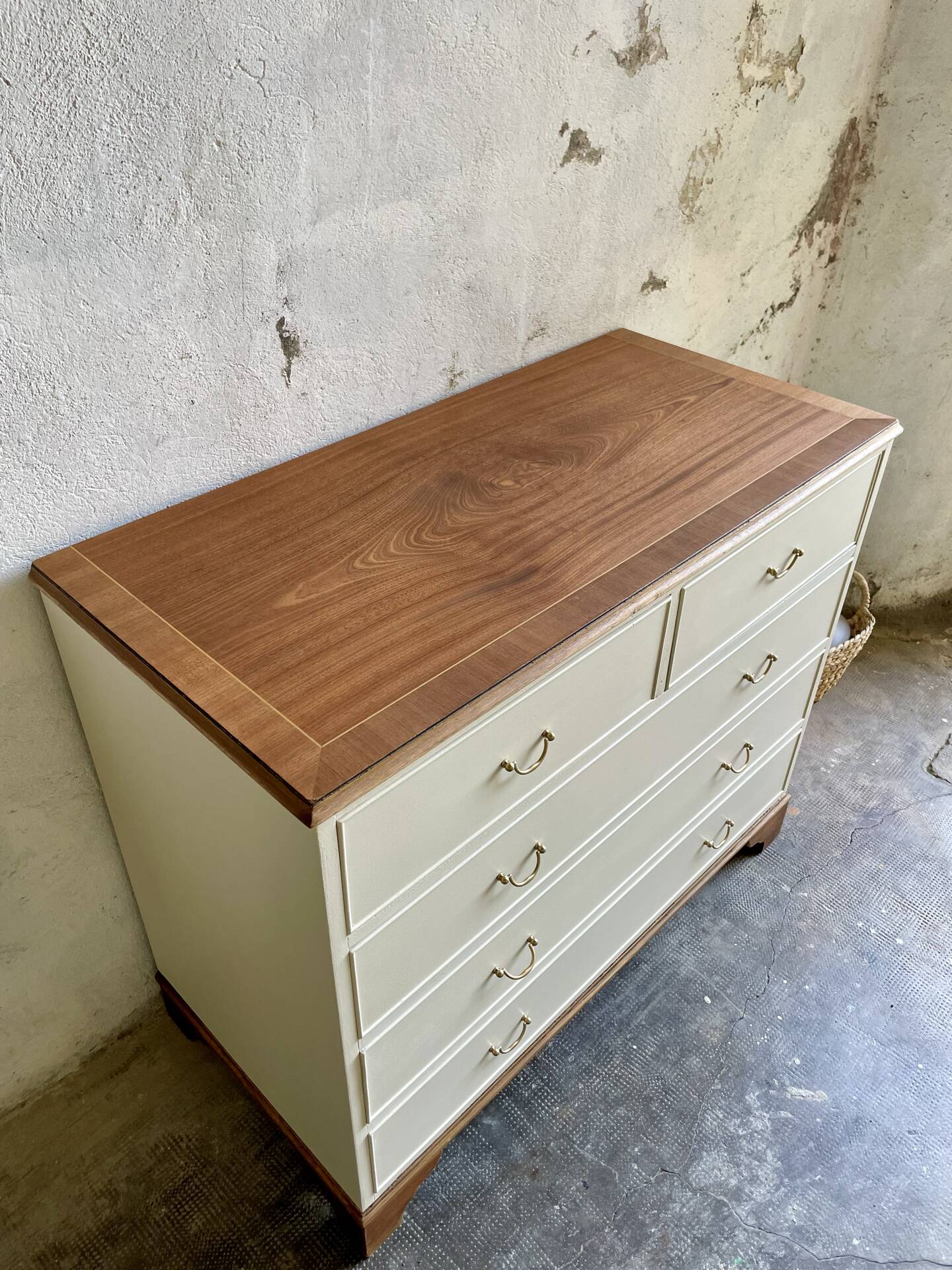 Renovated vintage chest of drawers – 5 drawers – Wooden top – Country style