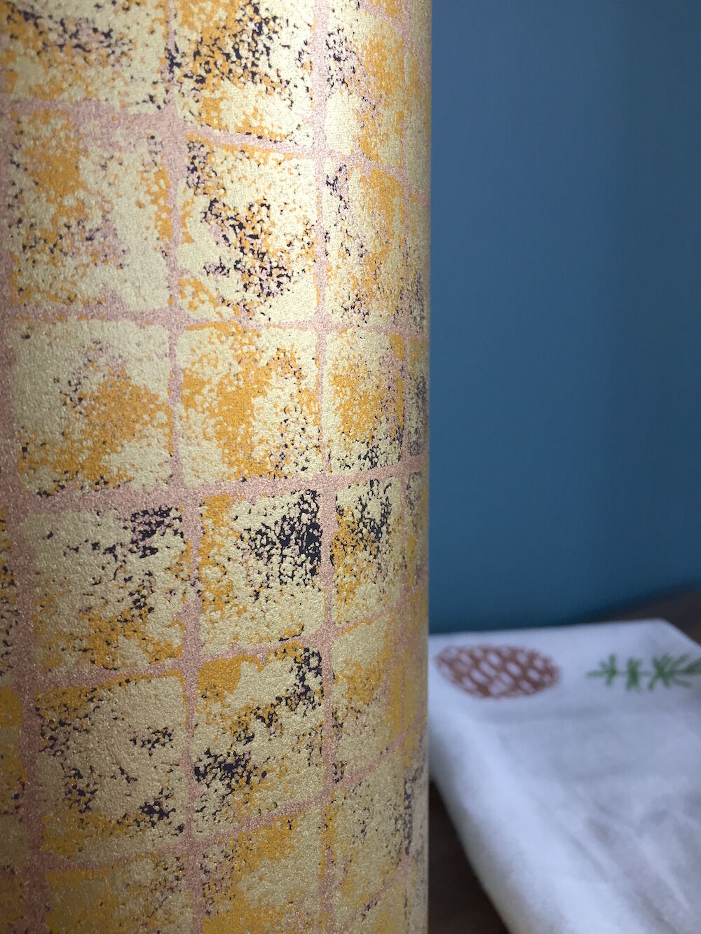 Cylindrical footbats gold leaf