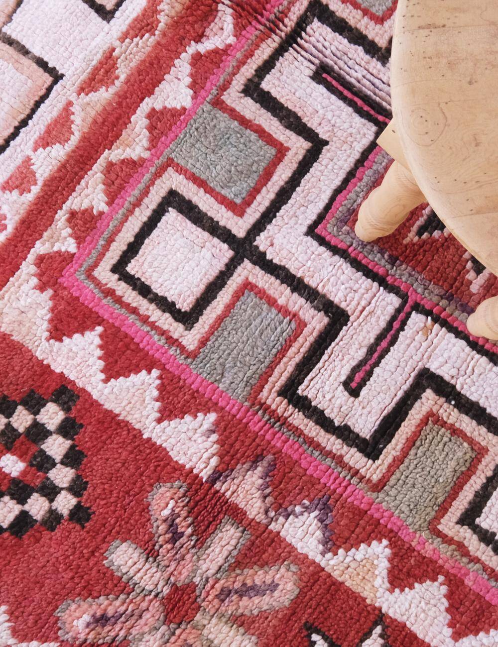 Antique Earth Red Rug - 225 x 162 cm