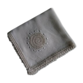 Linen table path
