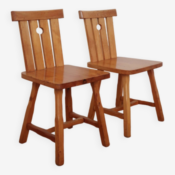 Paire de chaises en pin rustiques