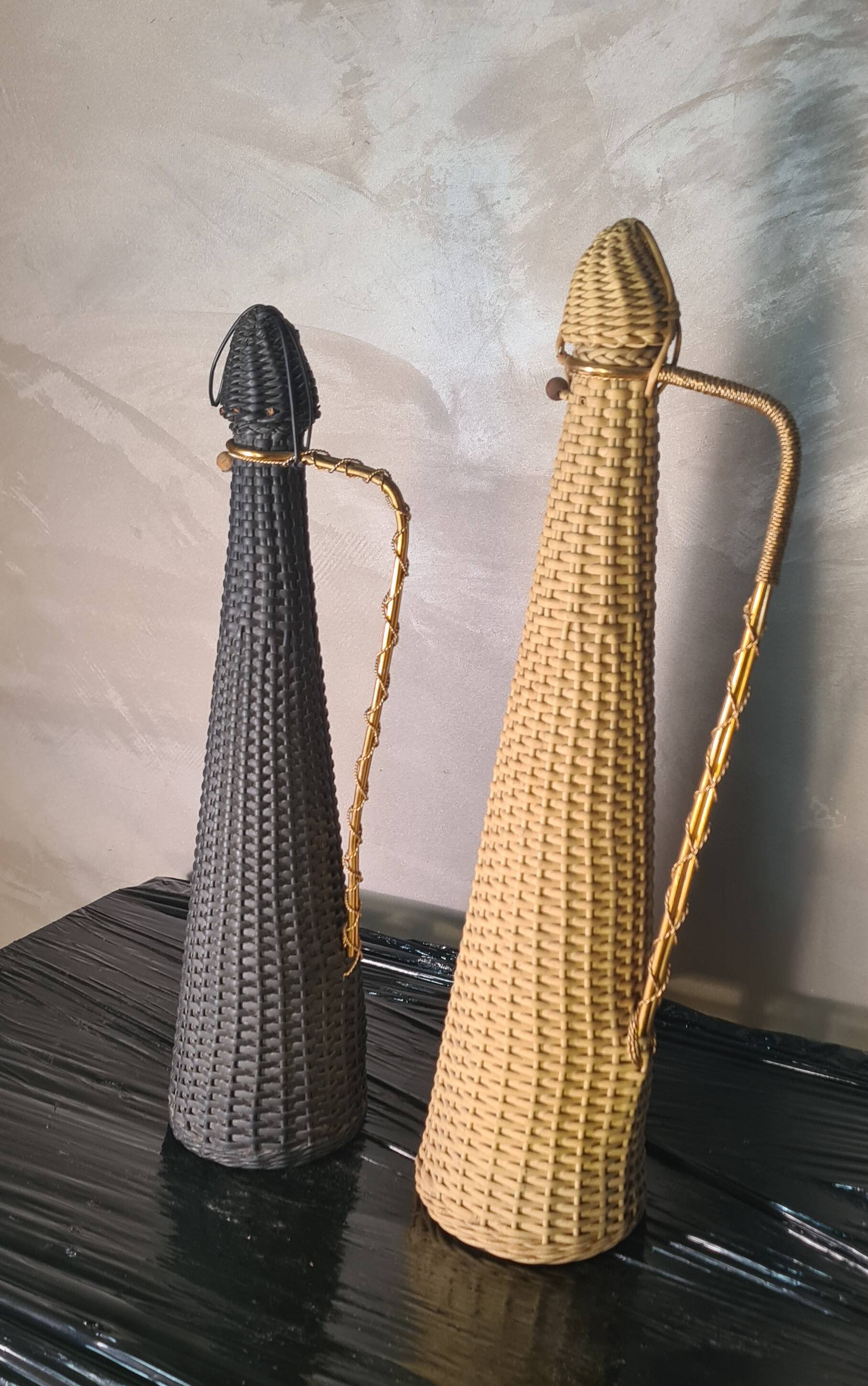 Lot of Scoubidou bottles from the 1960s to the 1970s, 1 black and 1 cream 44x10