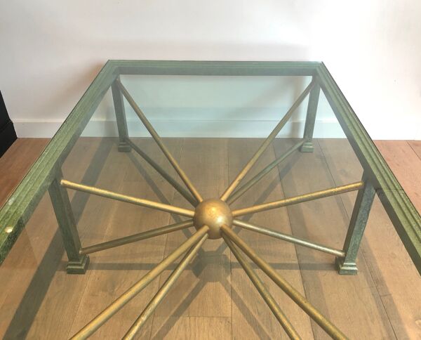 Importante table basse en acier et fer forgé patinée et dorée