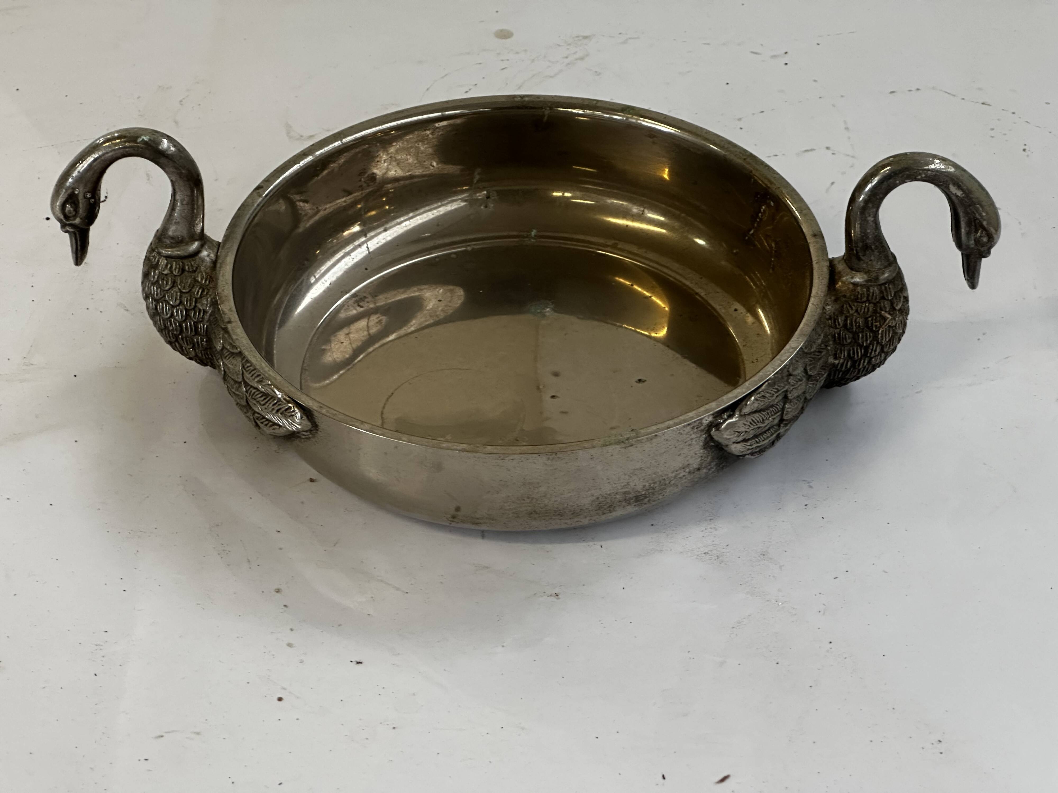 Art Deco silver-plated metal pocket emptier with swan decor