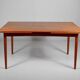 Table à manger en teck par Georg Petersens. Danemark, années 1960.