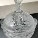 Bonbonnière, drageoir en cristal de bohème, décor de motifs floraux dépolis, pointe de diamant