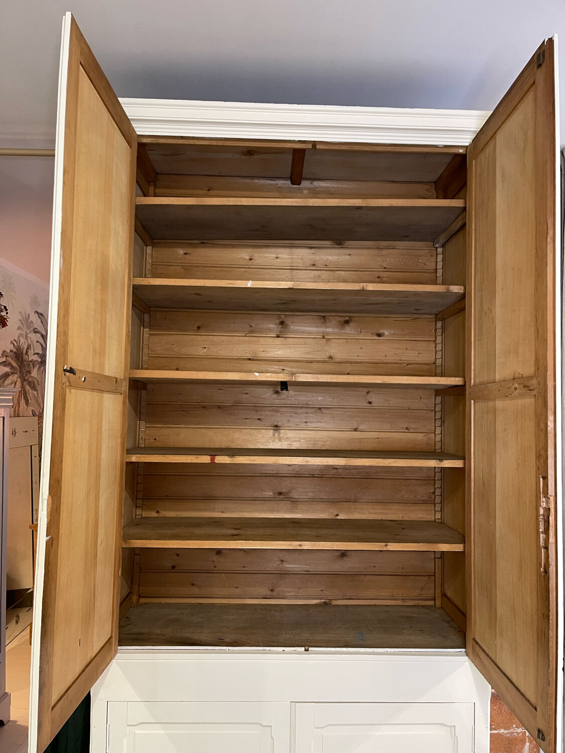 School cabinet