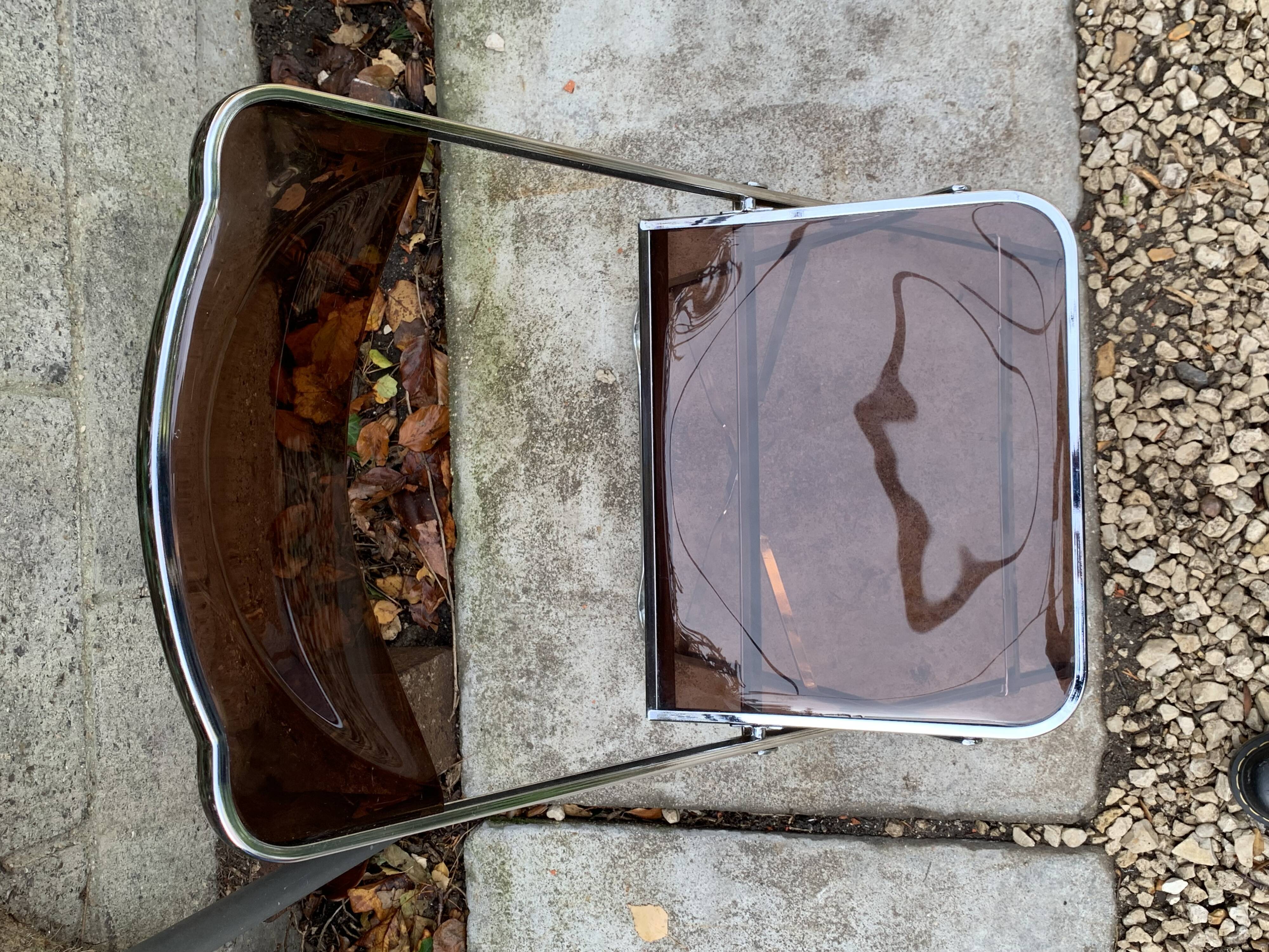 6 chaises pliantes en Plexiglas fumé et métal chrome Chaisor 1970