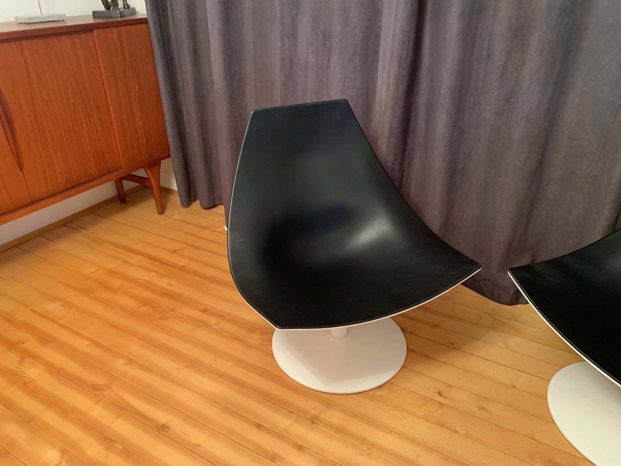 A pair of Moon armchairs by Pietro Arosio, Tacchini, Italy