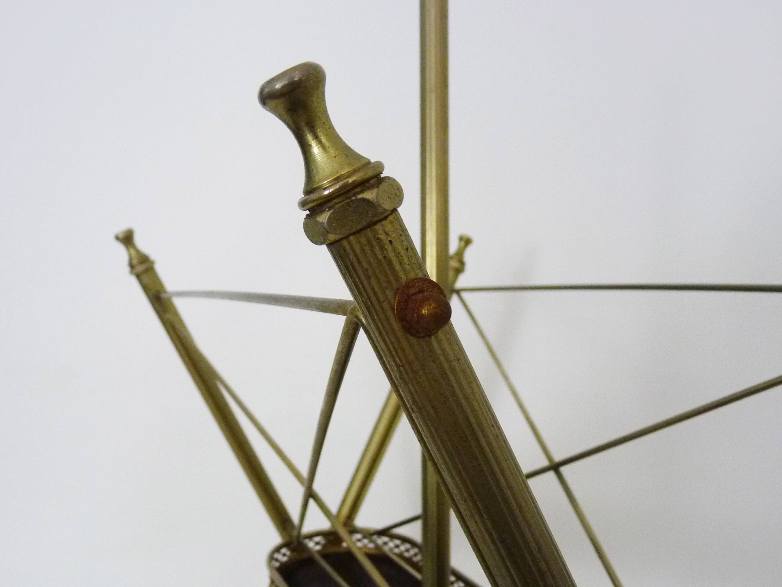 Neoclassical Baroque Folding Magazine Rack in Gilded Metal. 1950s