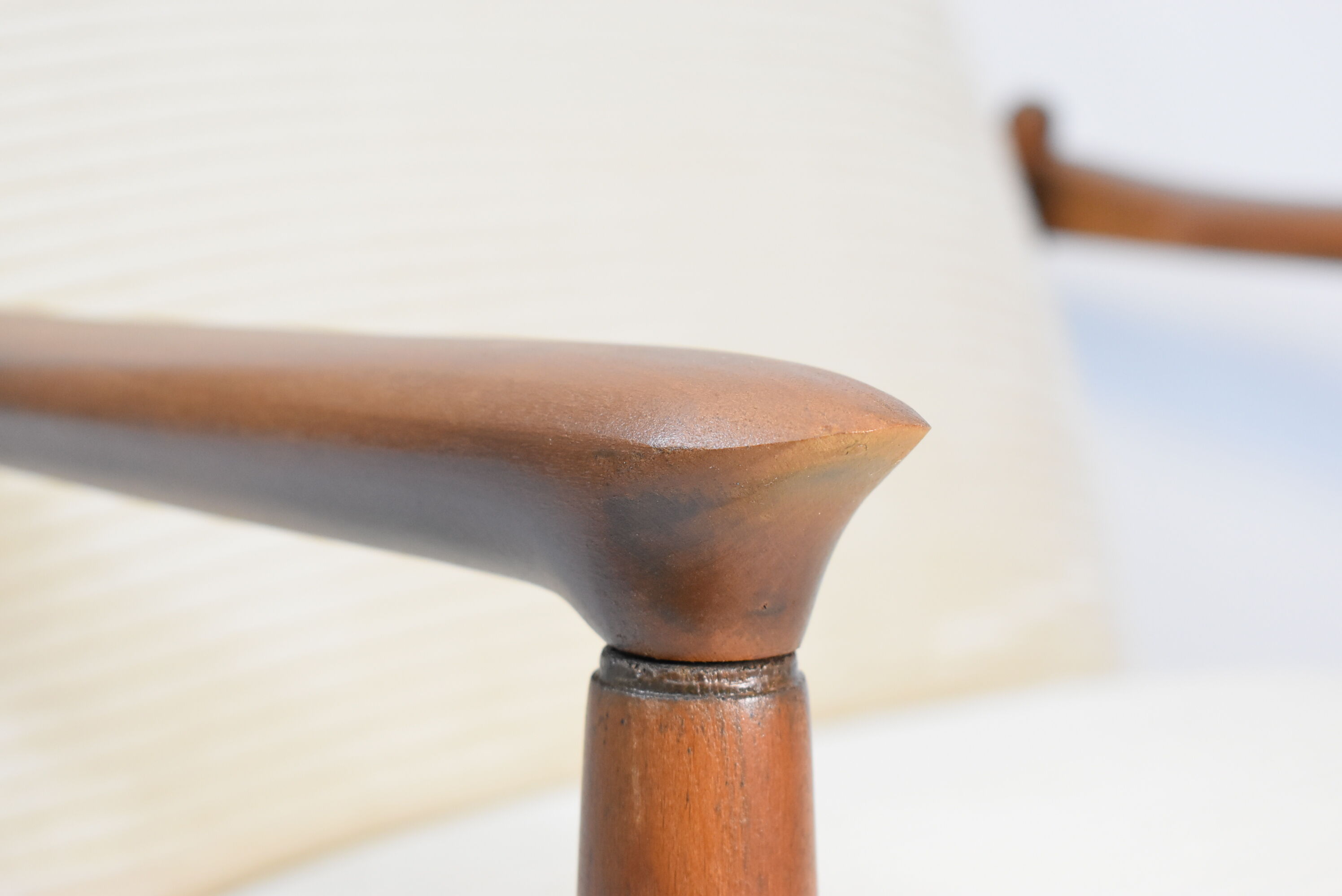 Fauteuil vintage entièrement restauré designer E.Homa, années 60, Cordon beige