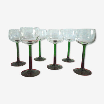 Lot 6 glasses on foot with white wine Height 16.5 cm